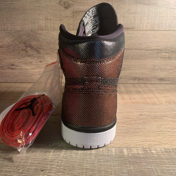 Womens Air Jordan 1 Retro Hi OG Fearless - Picture 5 of 5